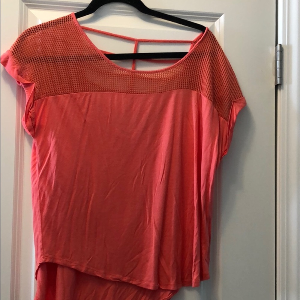 Coral tee